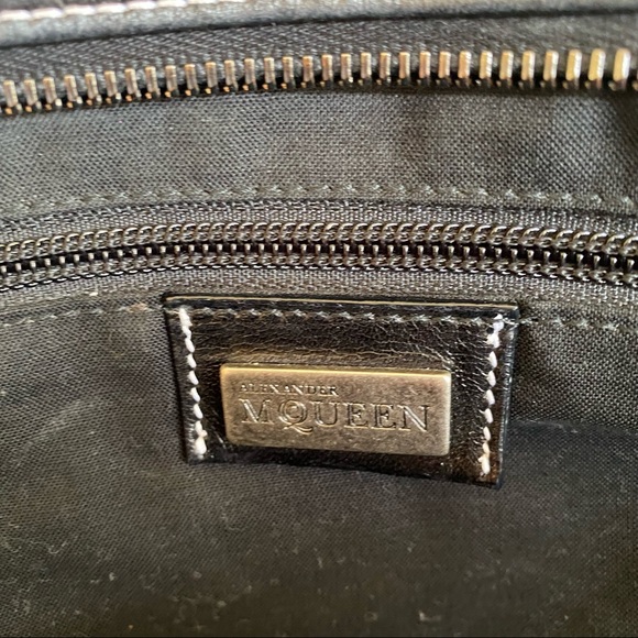 Alexander McQueen Black Large Shoulder Bag - Picture 9 of 15